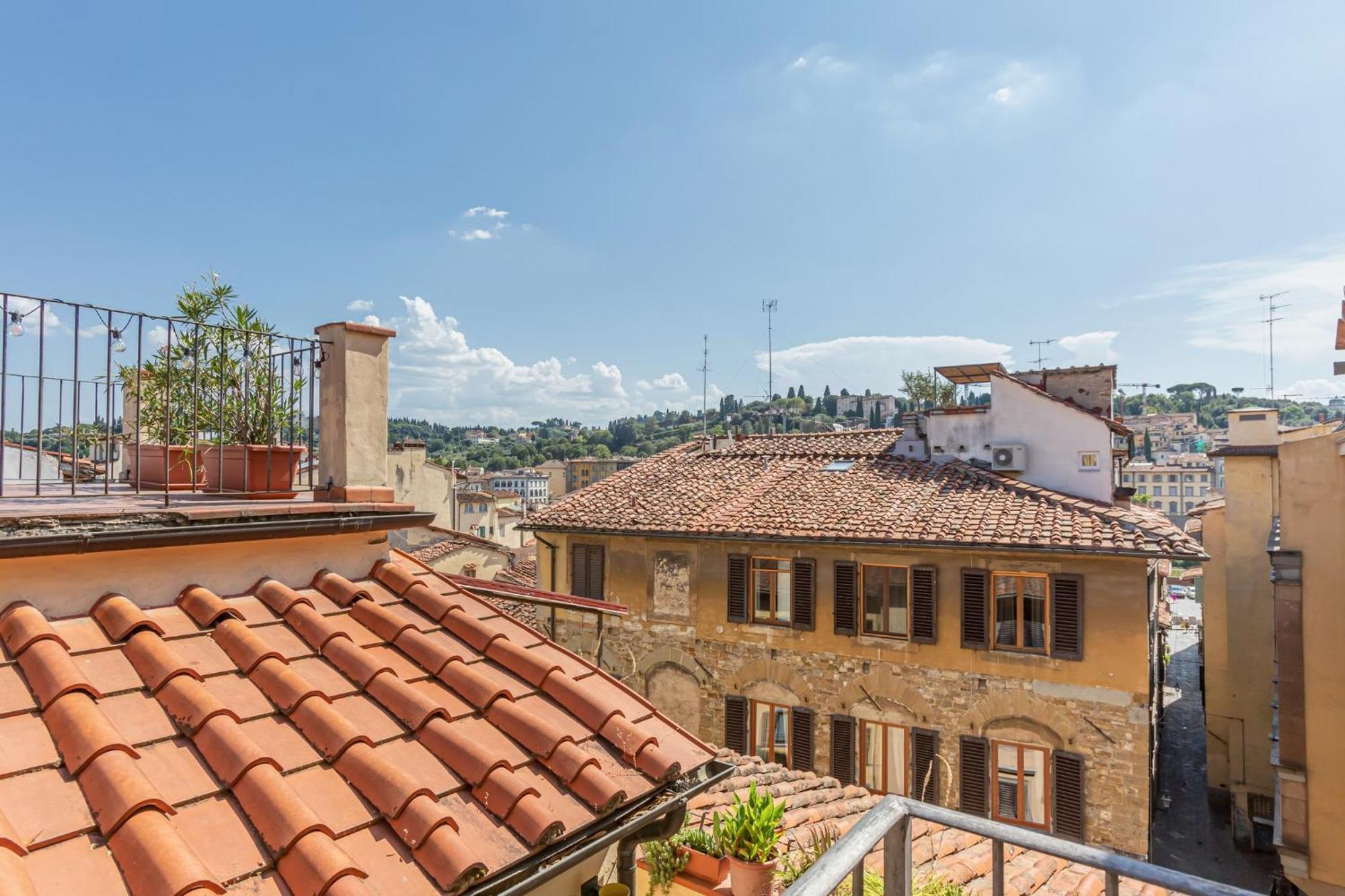 The Lions' Apartment In The Historic Centre X8 Florença Exterior foto